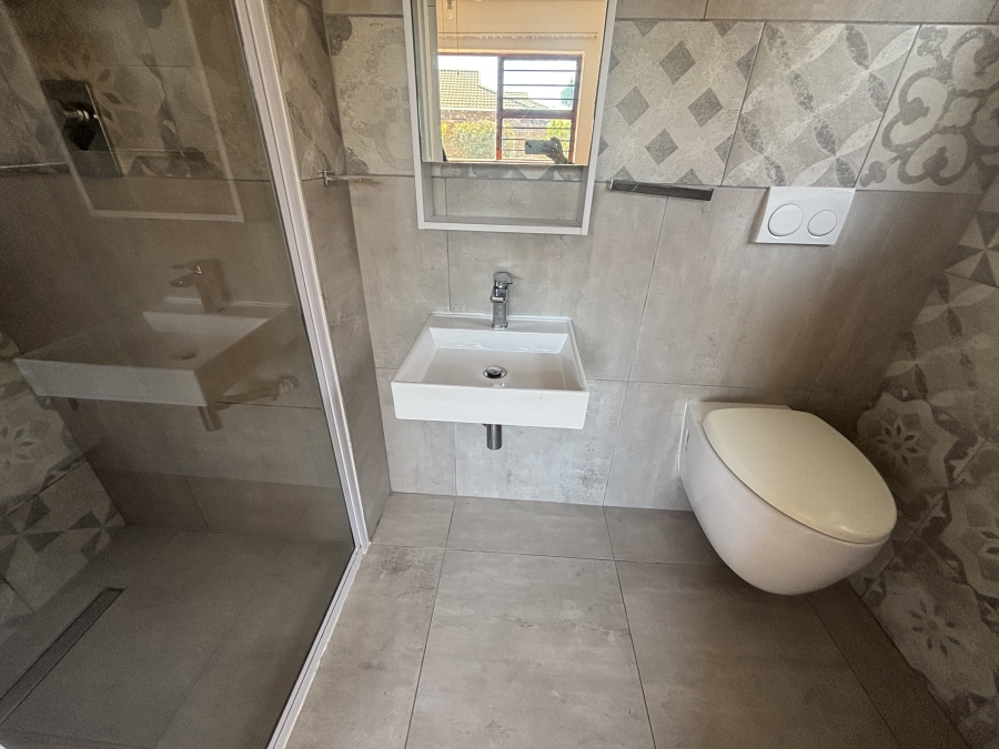 2 Bedroom Property for Sale in Summerstrand Eastern Cape